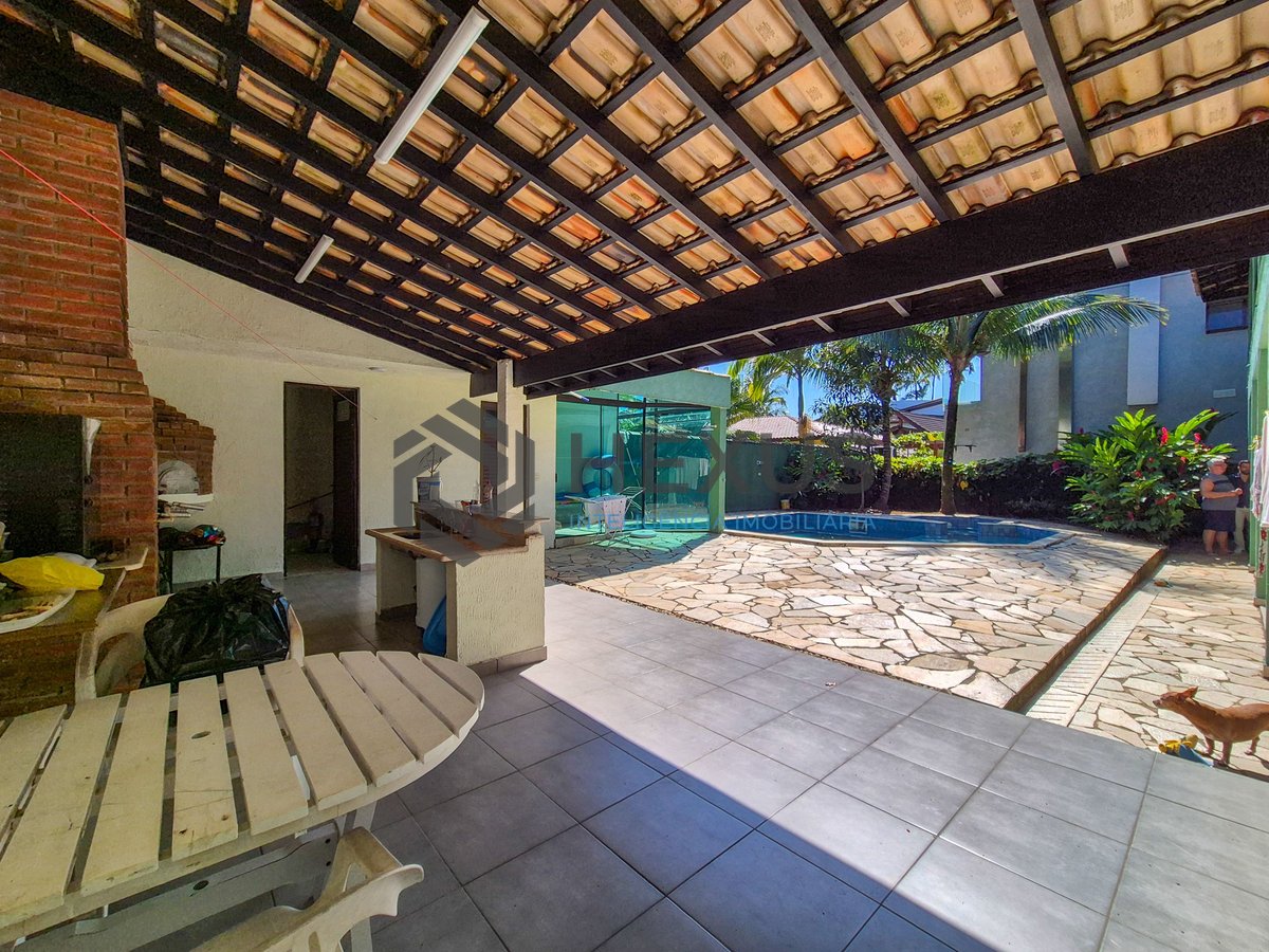 Foto 10 de Casa reformada com piscina e árae gourmet no Jardim Pernambuco II, Guarujá