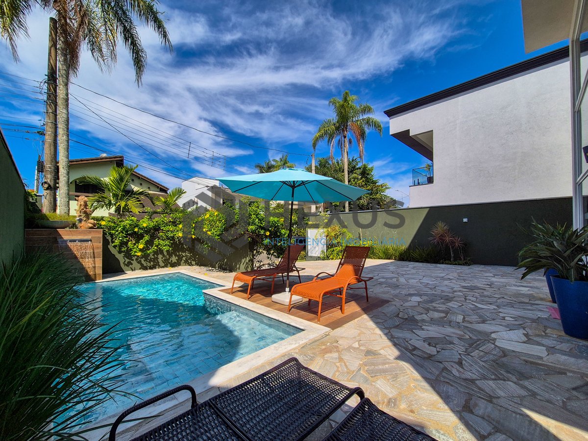 Foto 18 de Casa reformada com varanda e lazer no Jardim Pernambuco II, Guarujá