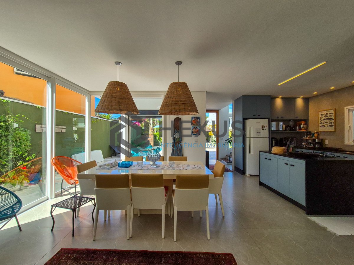Foto 6 de Casa reformada com varanda e lazer no Jardim Pernambuco II, Guarujá