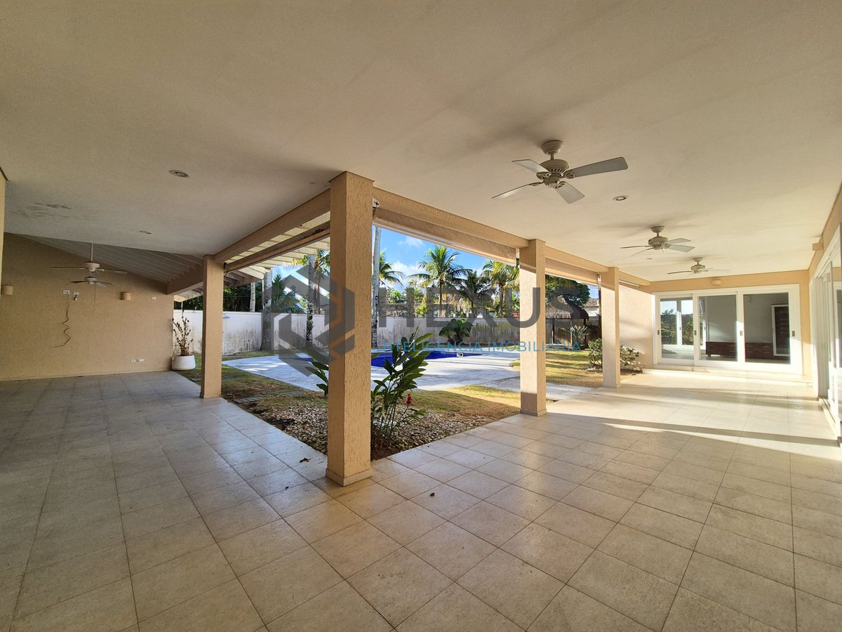 Foto 5 de Casa com piscina e área gourmet no Jardim Acapulco, Guaruja