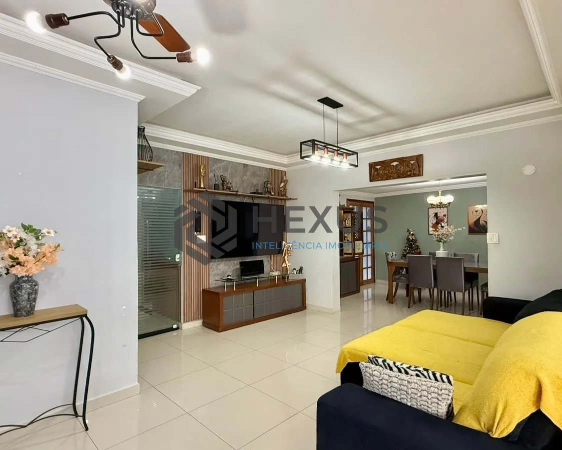 Foto 17 de Casa reformado com varanda e lazer a 500m da praia no Jardim Guaiuba, Guarujá