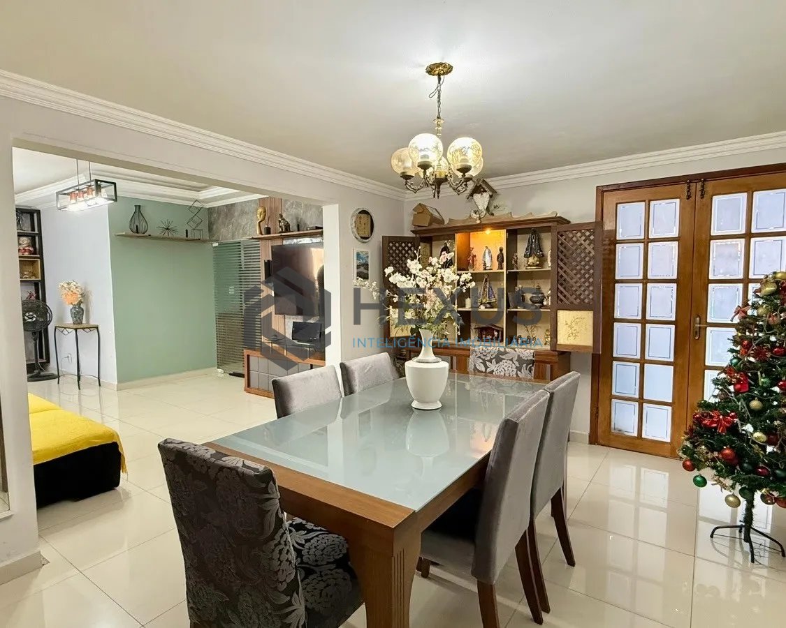 Foto 25 de Casa reformado com varanda e lazer a 500m da praia no Jardim Guaiuba, Guarujá
