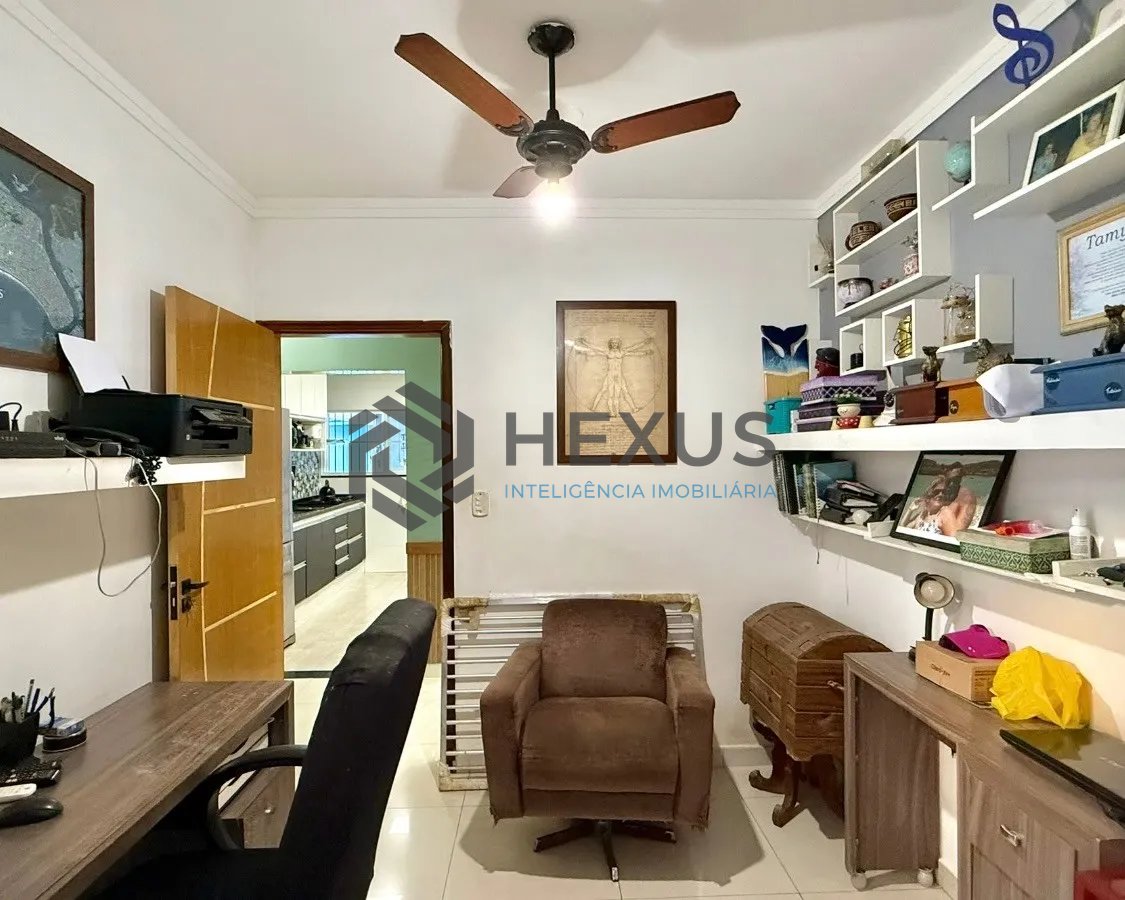 Foto 33 de Casa reformado com varanda e lazer a 500m da praia no Jardim Guaiuba, Guarujá