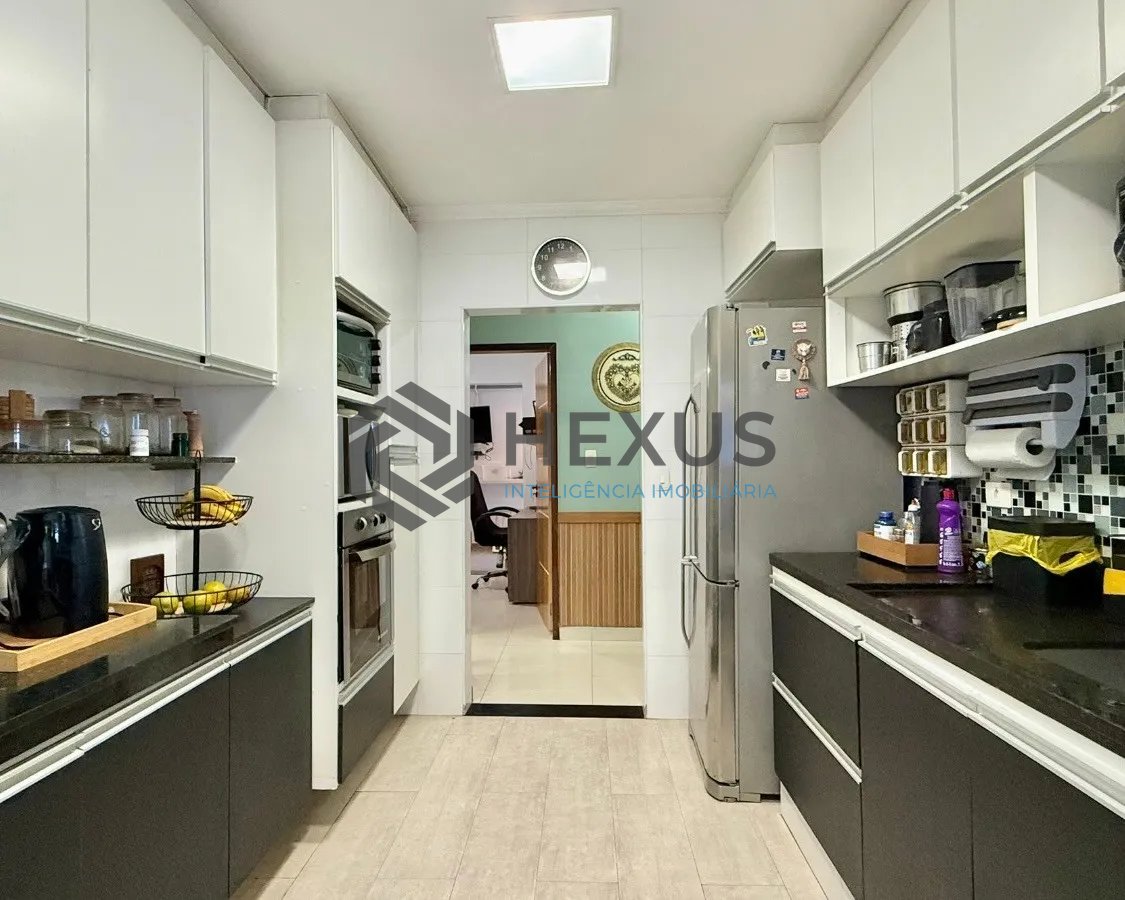 Foto 37 de Casa reformado com varanda e lazer a 500m da praia no Jardim Guaiuba, Guarujá