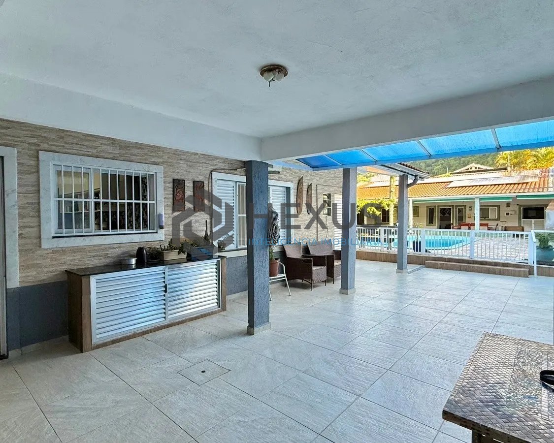Foto 40 de Casa reformado com varanda e lazer a 500m da praia no Jardim Guaiuba, Guarujá