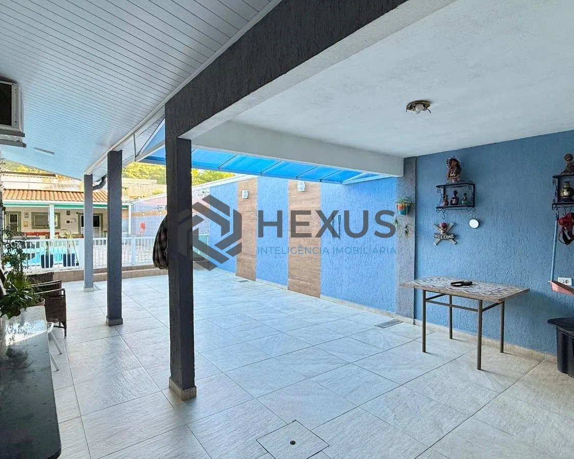 Foto 41 de Casa reformado com varanda e lazer a 500m da praia no Jardim Guaiuba, Guarujá