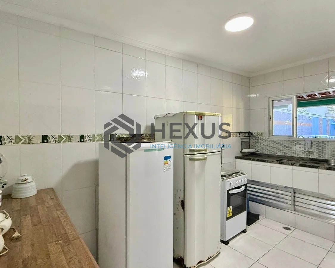 Foto 51 de Casa reformado com varanda e lazer a 500m da praia no Jardim Guaiuba, Guarujá