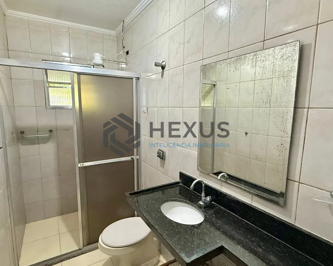 Foto 53 de Casa reformado com varanda e lazer a 500m da praia no Jardim Guaiuba, Guarujá