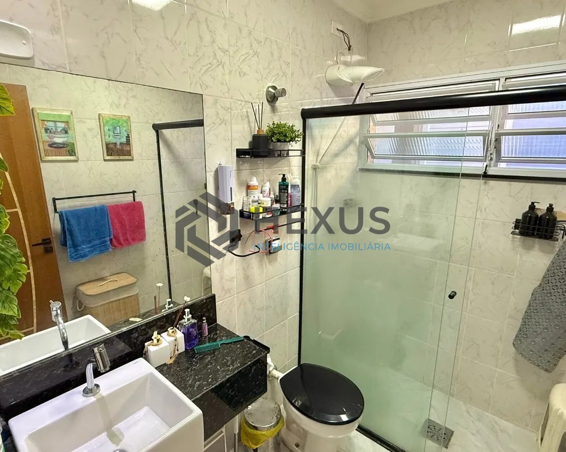 Foto 57 de Casa reformado com varanda e lazer a 500m da praia no Jardim Guaiuba, Guarujá