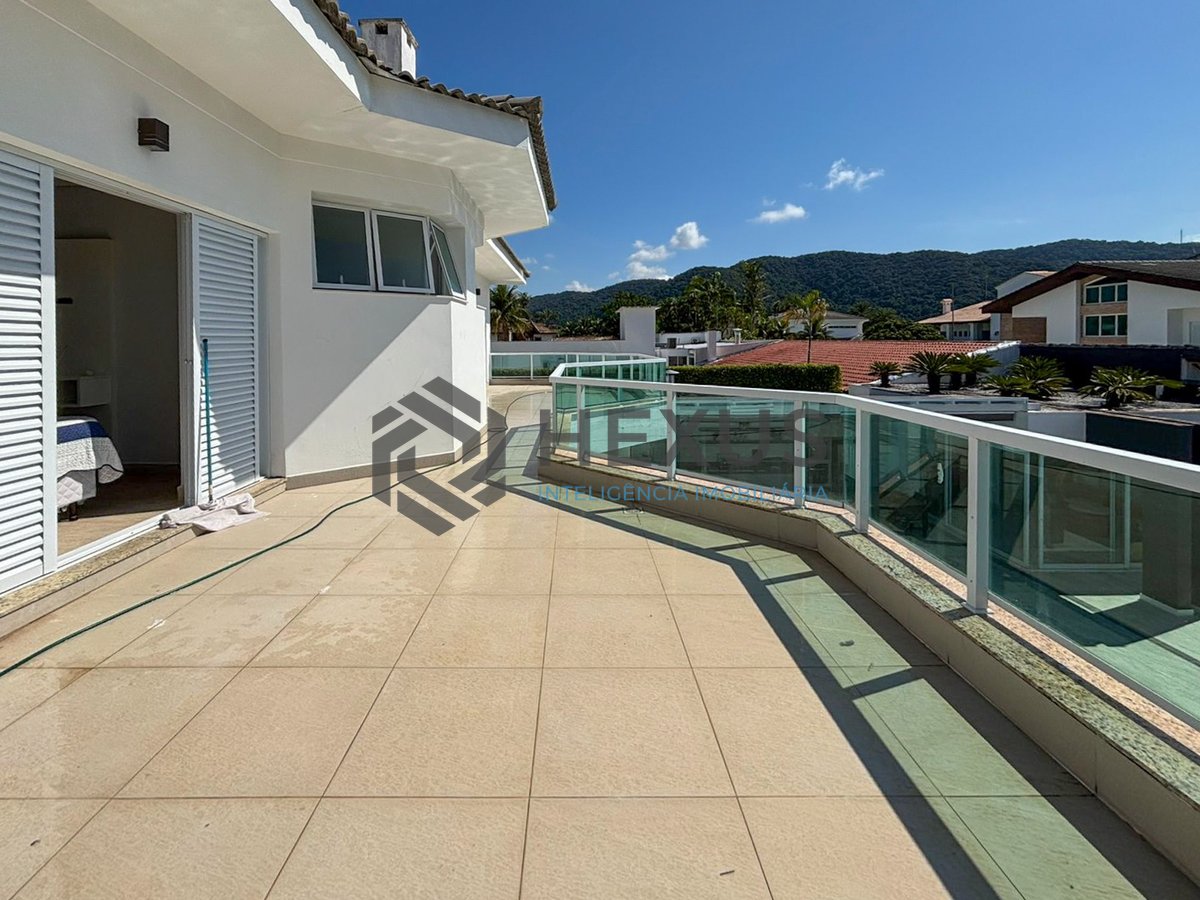 Foto 41 de Casa de alto padrão com varanda piscina e lazer no Jardim Acapulco, Guarujá