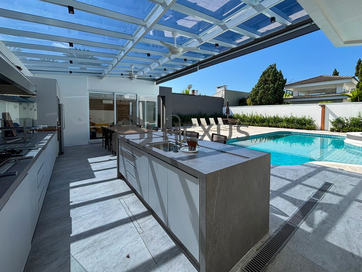 Foto 47 de Casa de alto padrão com varanda piscina e lazer no Jardim Acapulco, Guarujá