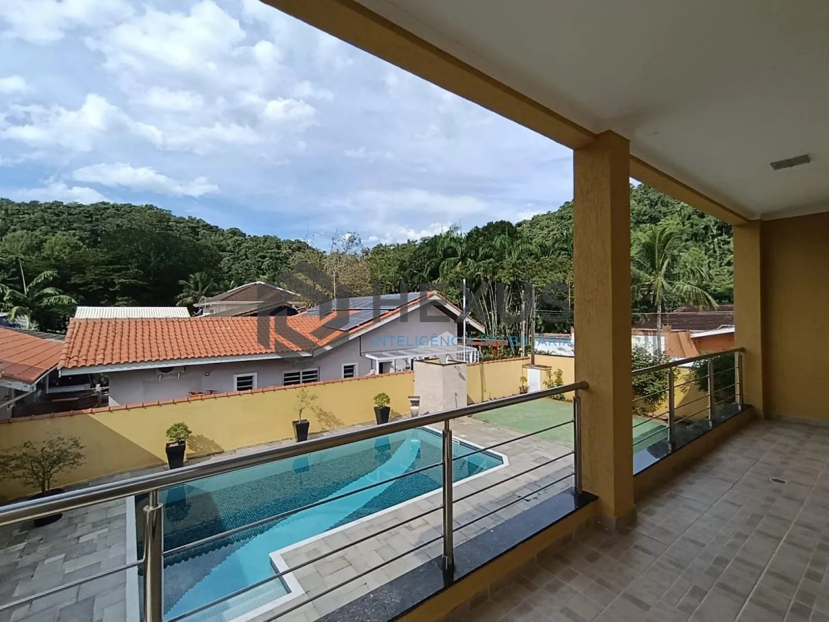 Foto 37 de Casa com varanda e lazer na região do Jardim Albamar no Balneário Praia do Pernambuco, Guarujá