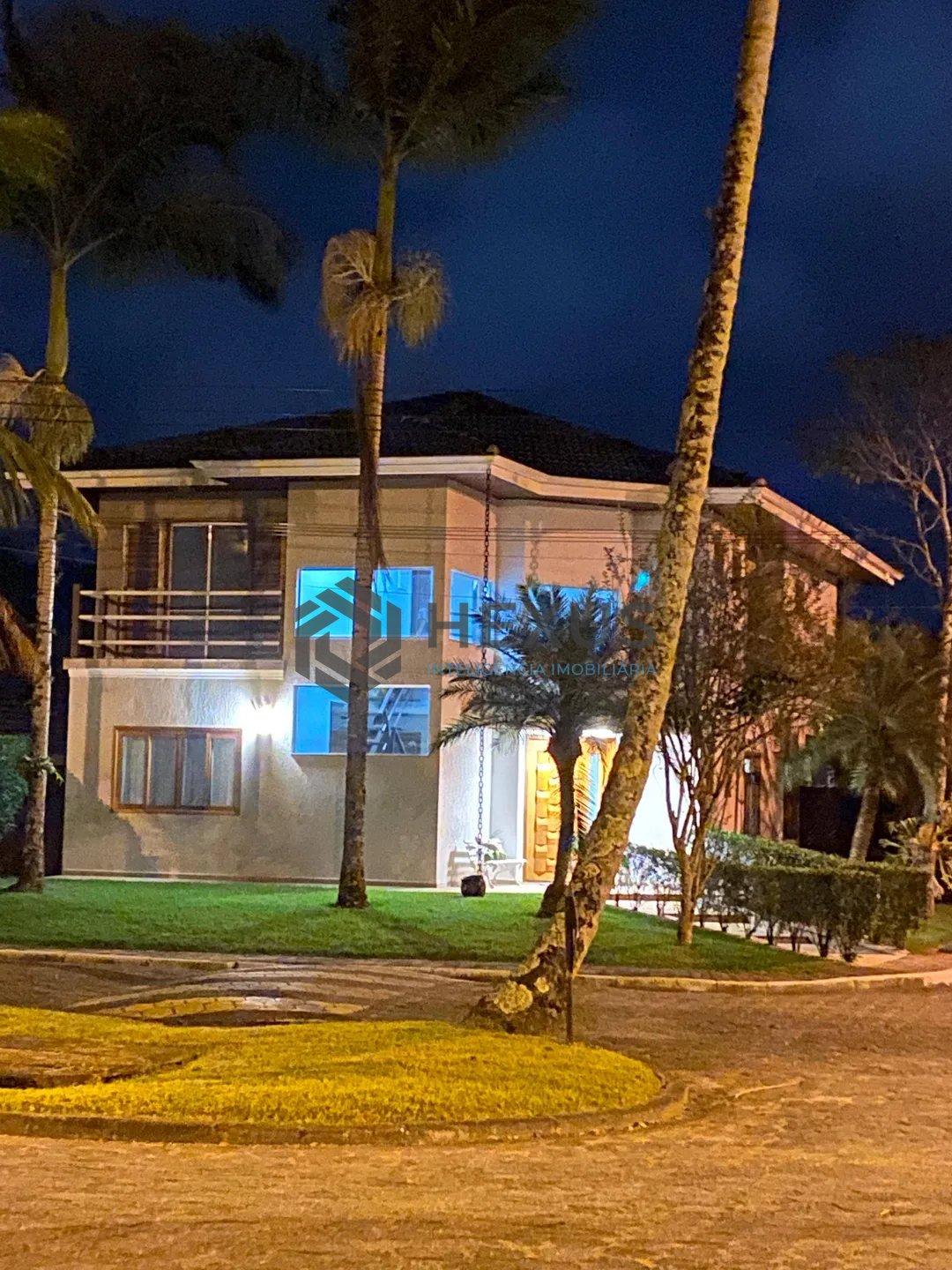 Foto 2 de Casa reformado com varanda piscina e área gourmet no Jardim Albamar, Guarujá