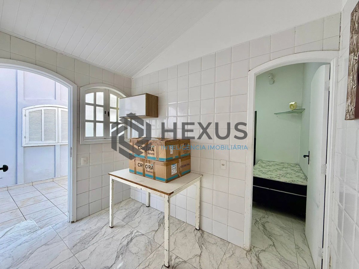 Foto 34 de Casa com varanda e lazer a 120m da praia na Enseada, Guarujá