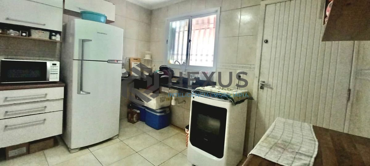 Foto 15 de Sobrado geminado com varanda e lazer na região do Jardim Las Palmas no Tombo, Guarujá