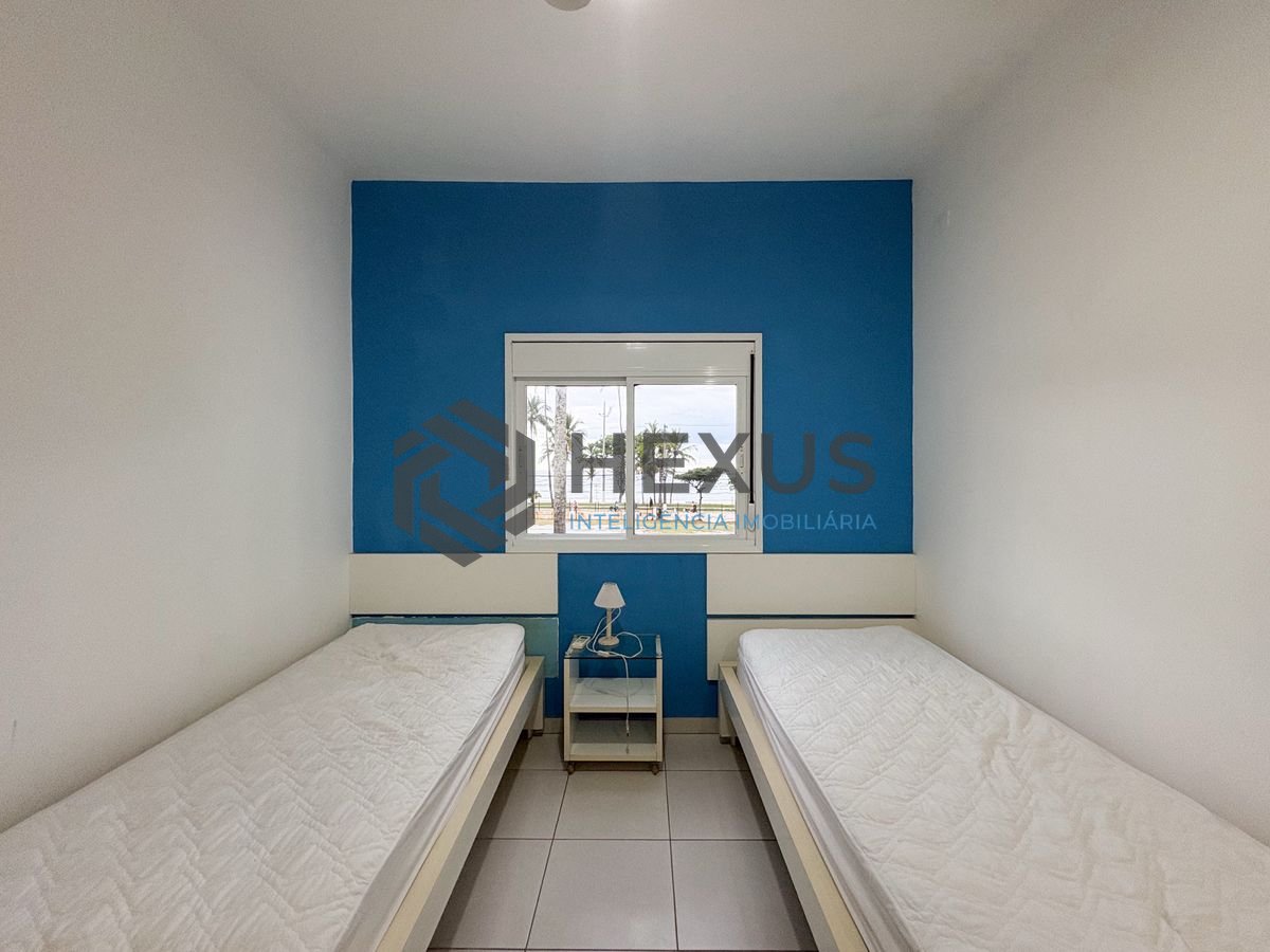 Foto 12 de Casa em condomínio beira mar com vista mar e lazer a da praia na Enseada, Guarujá