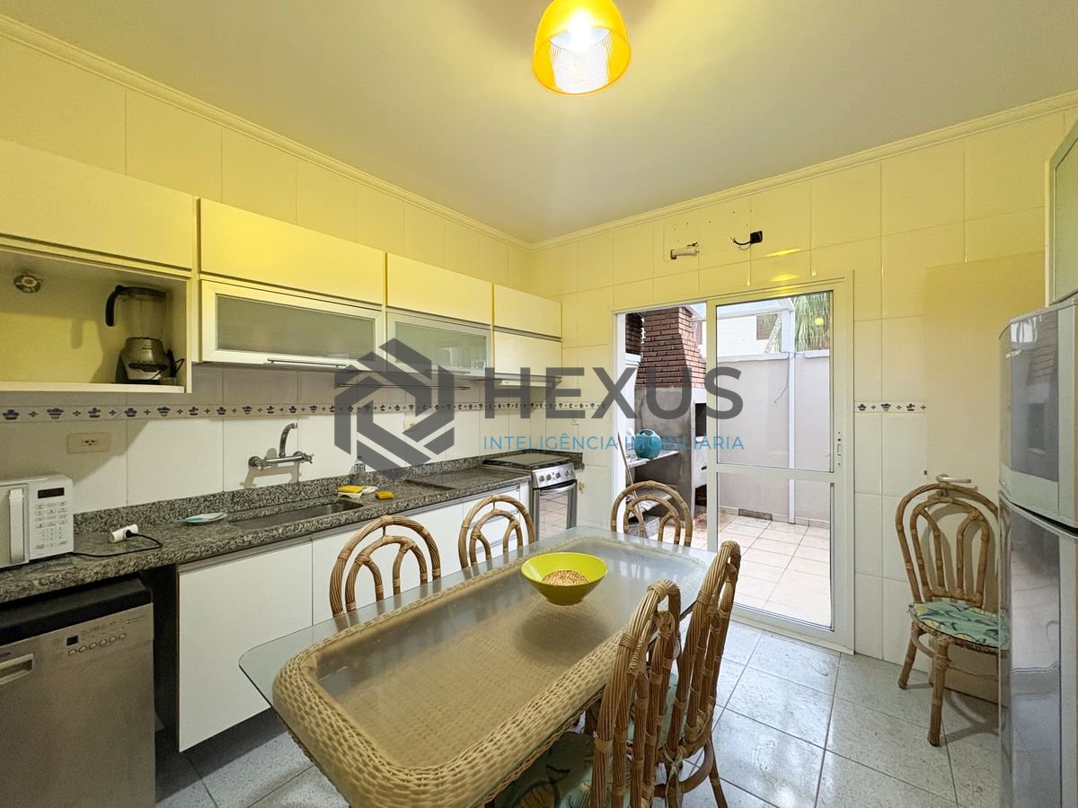 Foto 7 de Casa em condomínio beira mar com vista mar e lazer a da praia na Enseada, Guarujá