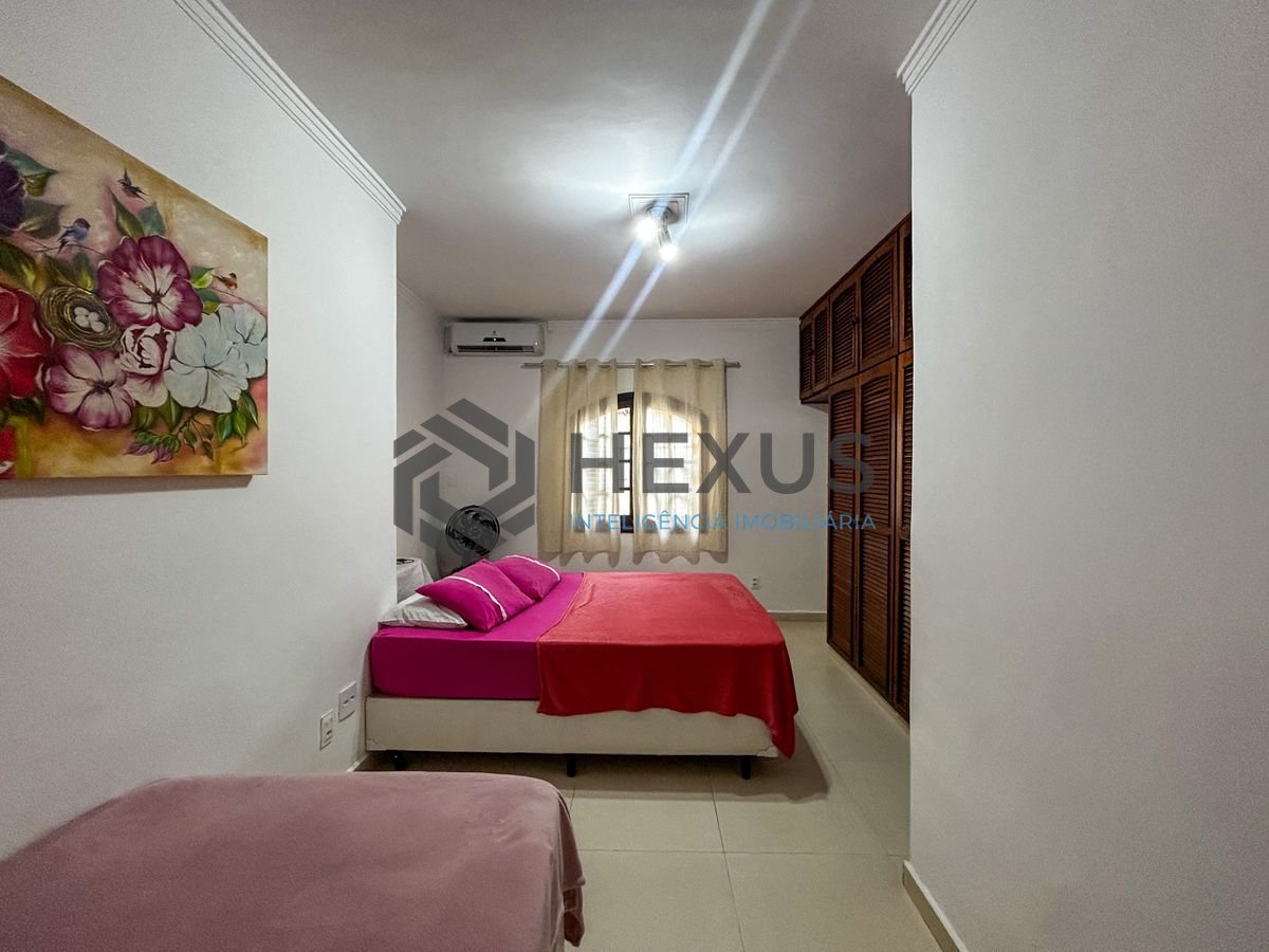 Foto 16 de Casa a 700m da praia na Enseada, Guarujá