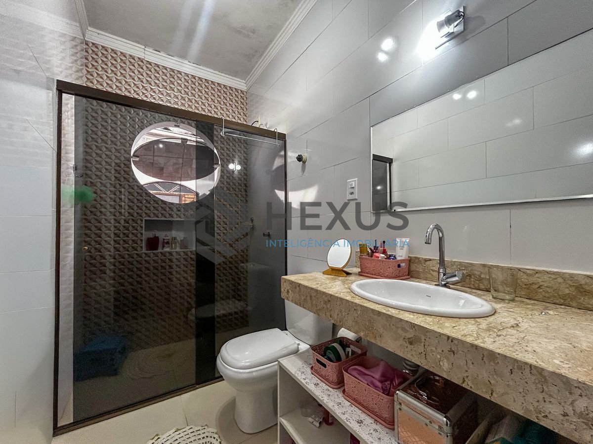 Foto 18 de Casa a 700m da praia na Enseada, Guarujá