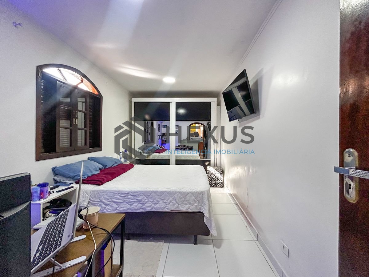 Foto 36 de Casa a 700m da praia na Enseada, Guarujá