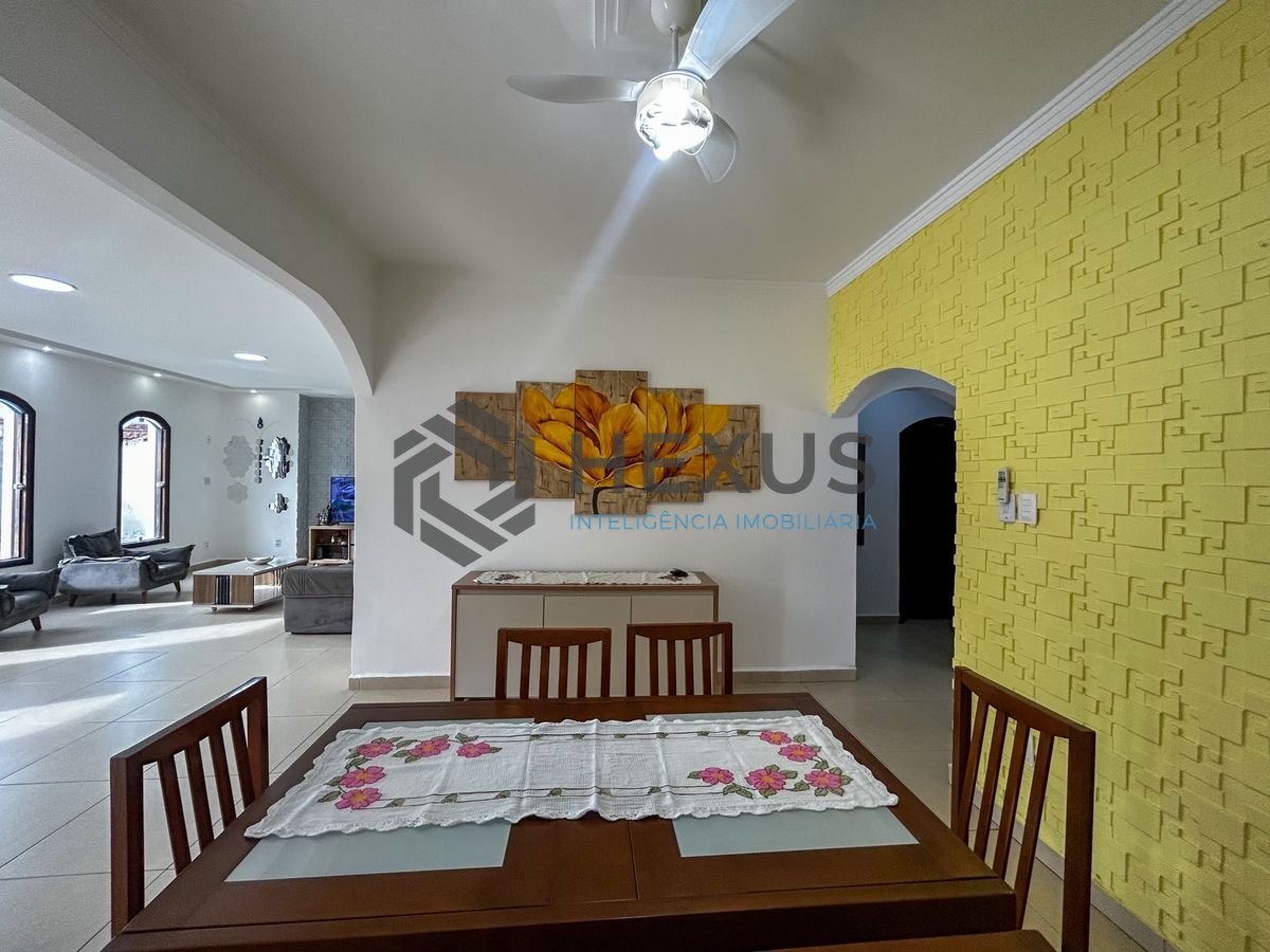 Foto 9 de Casa a 700m da praia na Enseada, Guarujá