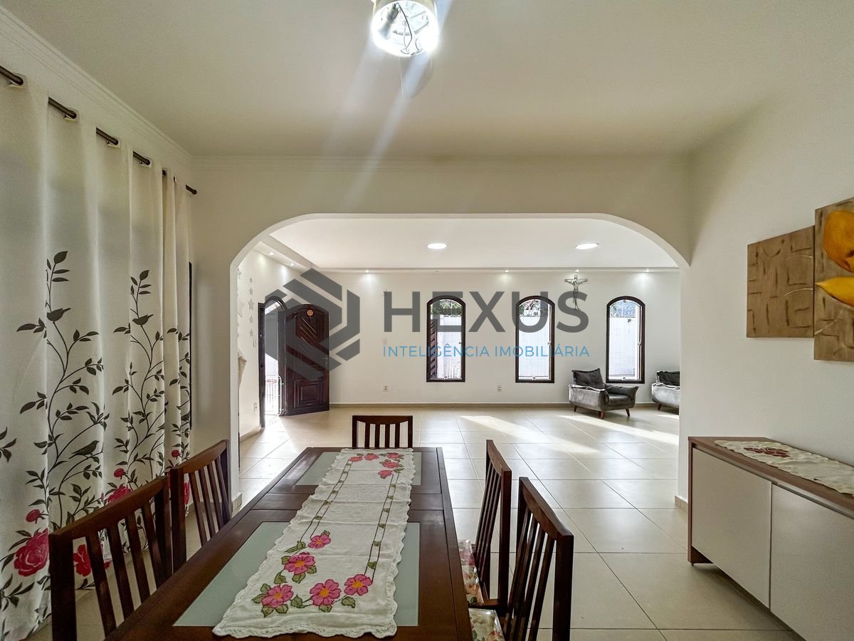 Foto 10 de Casa a 700m da praia na Enseada, Guarujá