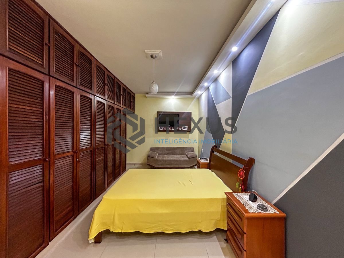 Foto 12 de Casa a 700m da praia na Enseada, Guarujá