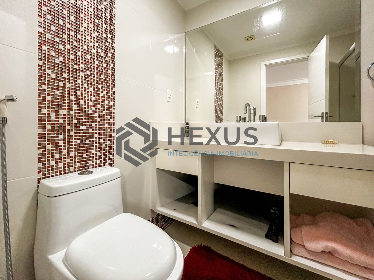 Foto 30 de Casa reformada com piscina e área gourmet no Graville na Enseada, Guarujá