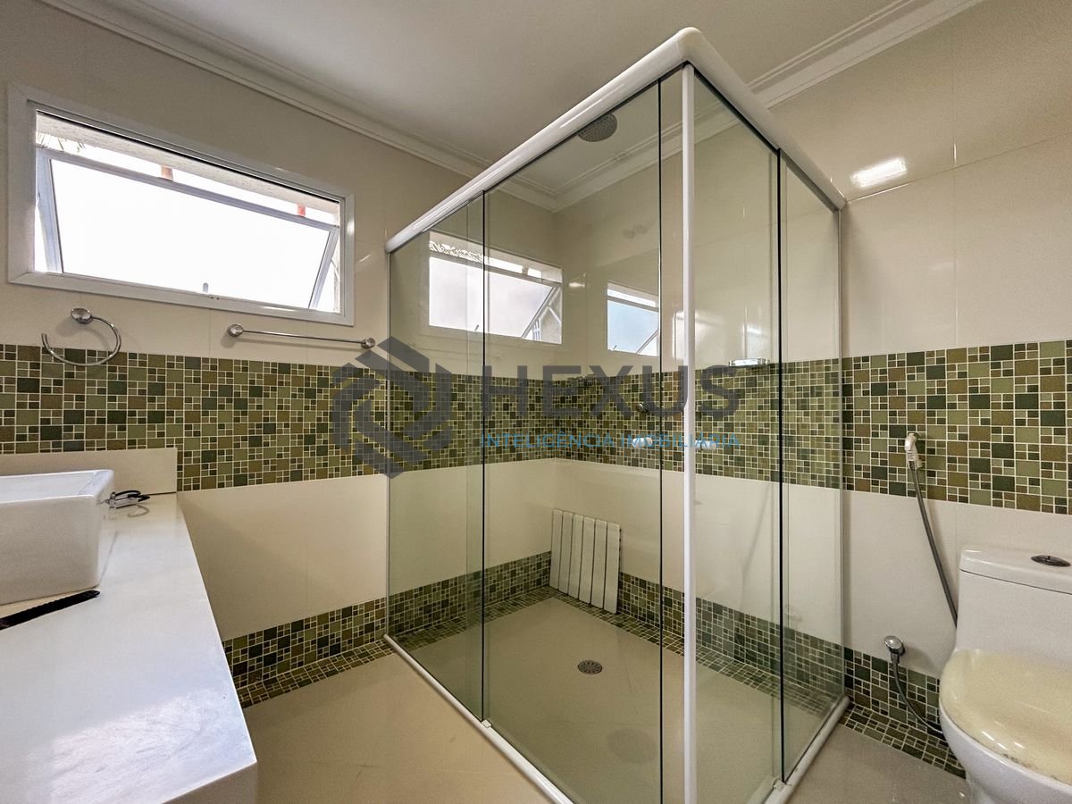 Foto 35 de Casa reformada com piscina e área gourmet no Graville na Enseada, Guarujá