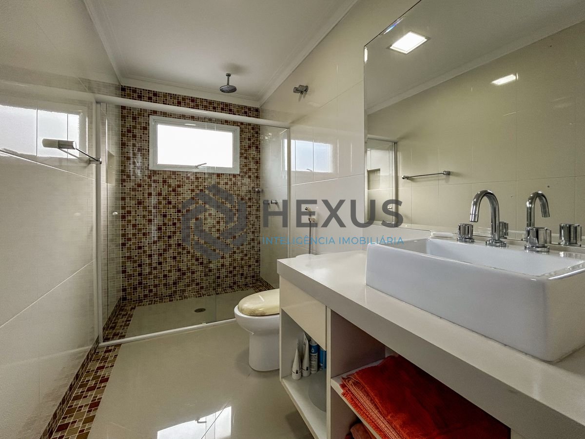 Foto 39 de Casa reformada com piscina e área gourmet no Graville na Enseada, Guarujá