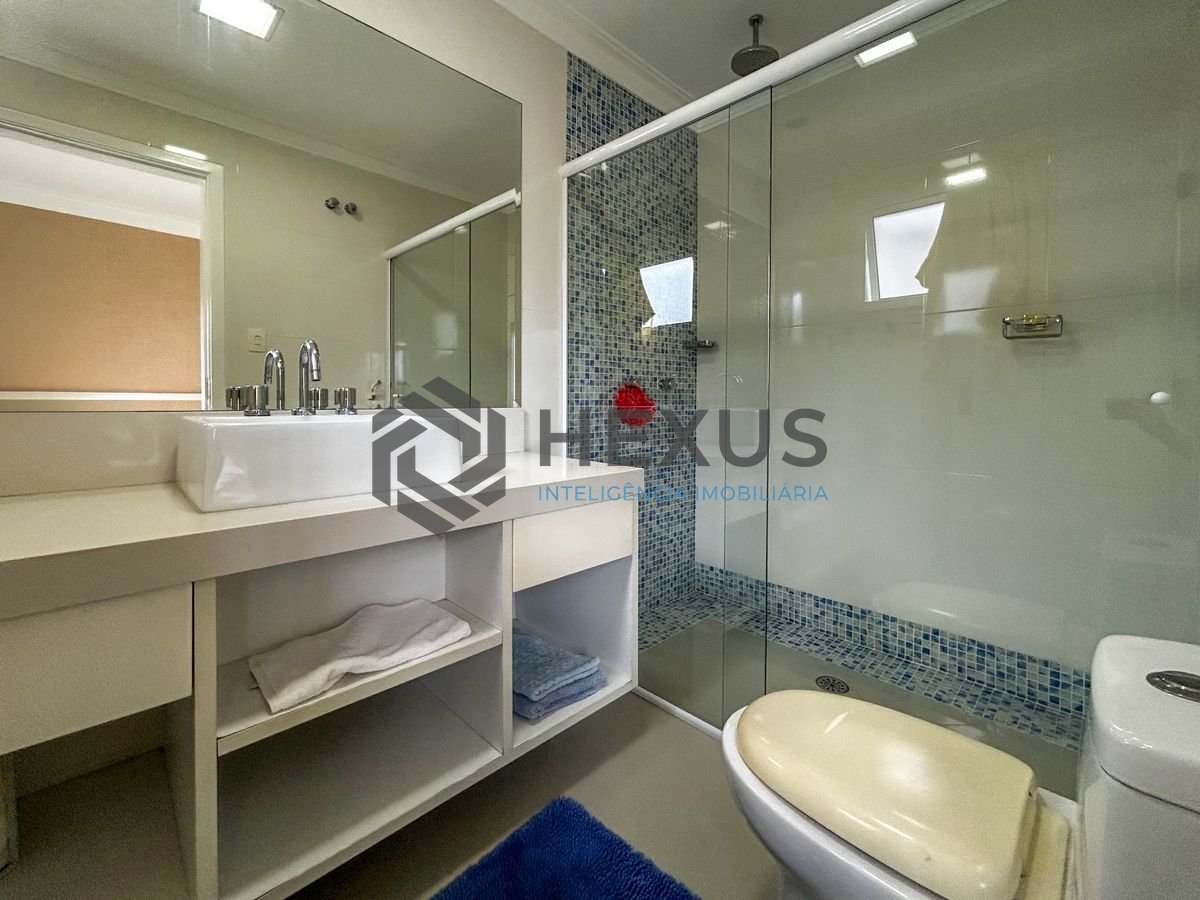 Foto 42 de Casa reformada com piscina e área gourmet no Graville na Enseada, Guarujá
