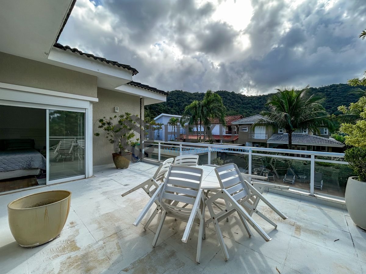 Foto 44 de Casa reformada com piscina e área gourmet no Graville na Enseada, Guarujá