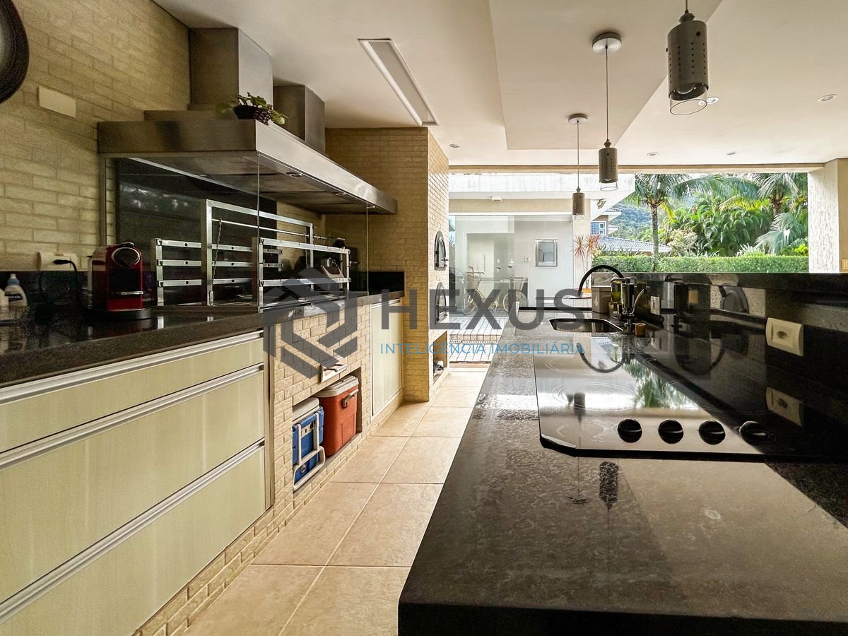 Foto 52 de Casa reformada com piscina e área gourmet no Graville na Enseada, Guarujá
