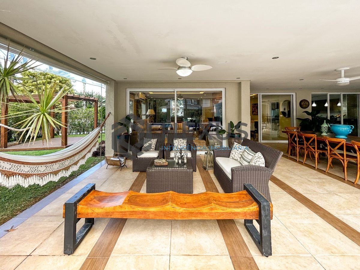 Foto 54 de Casa reformada com piscina e área gourmet no Graville na Enseada, Guarujá