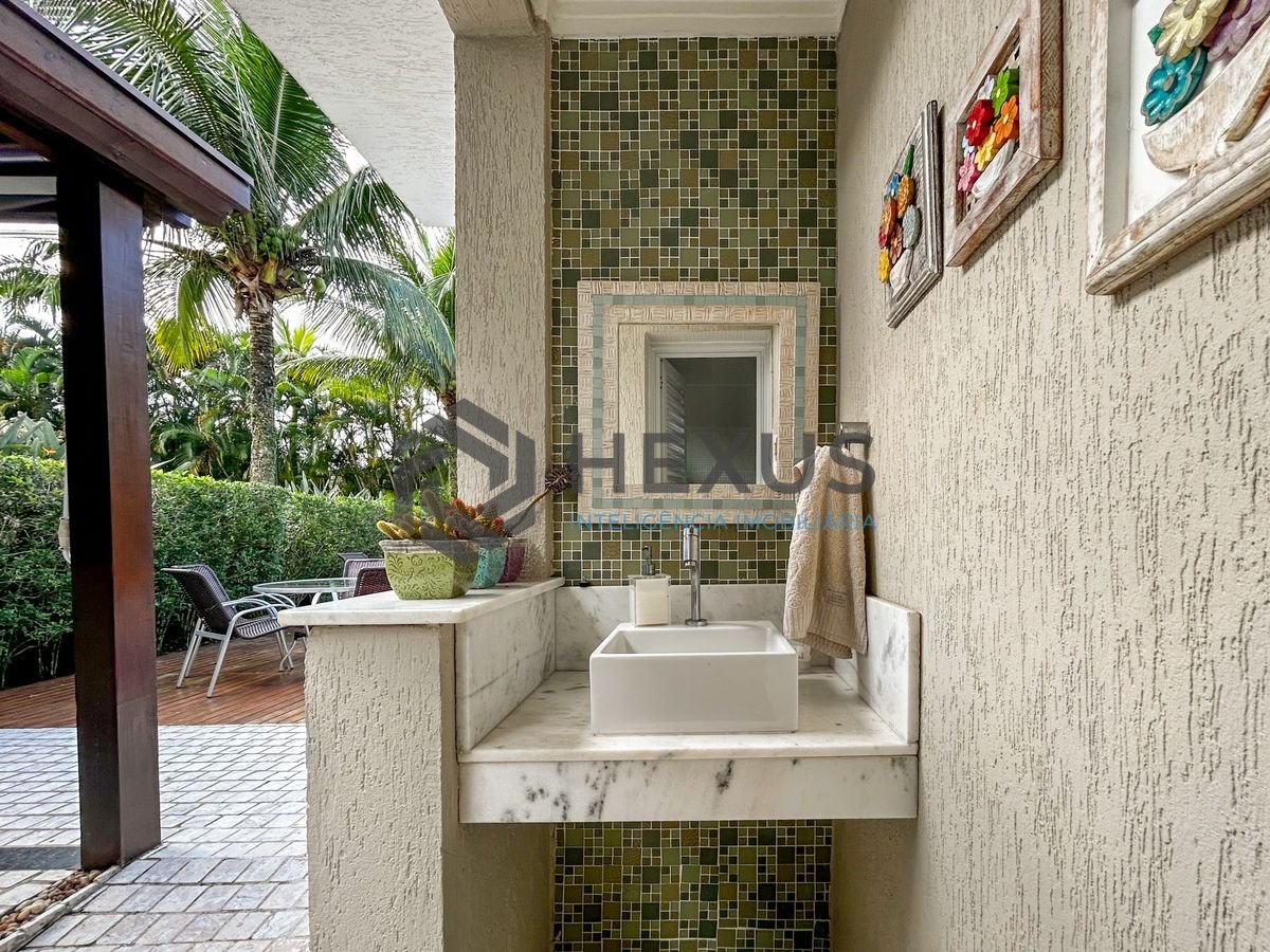 Foto 61 de Casa reformada com piscina e área gourmet no Graville na Enseada, Guarujá