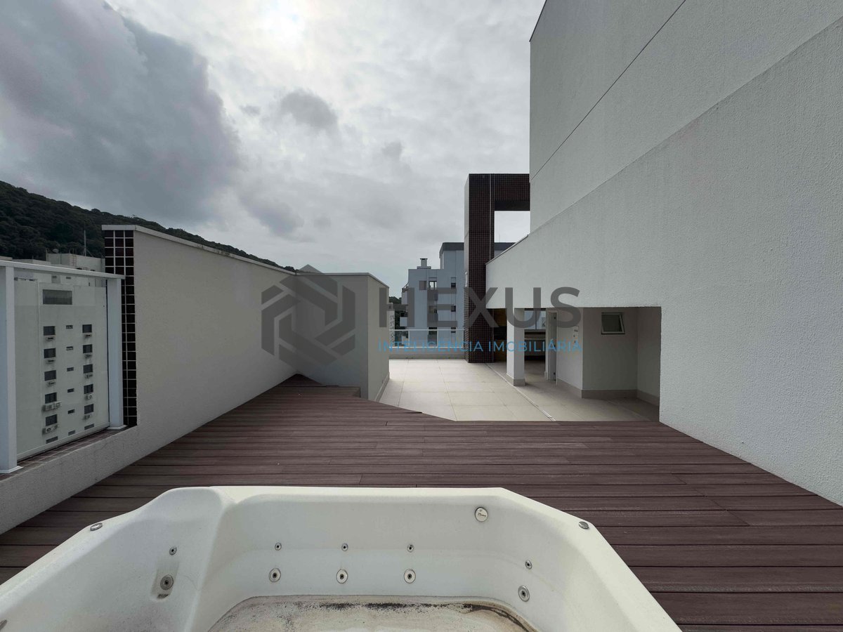 Foto 8 de Cobertura duplex com piscina e área gourmet na Praia das Pitangueiras, Guaruja