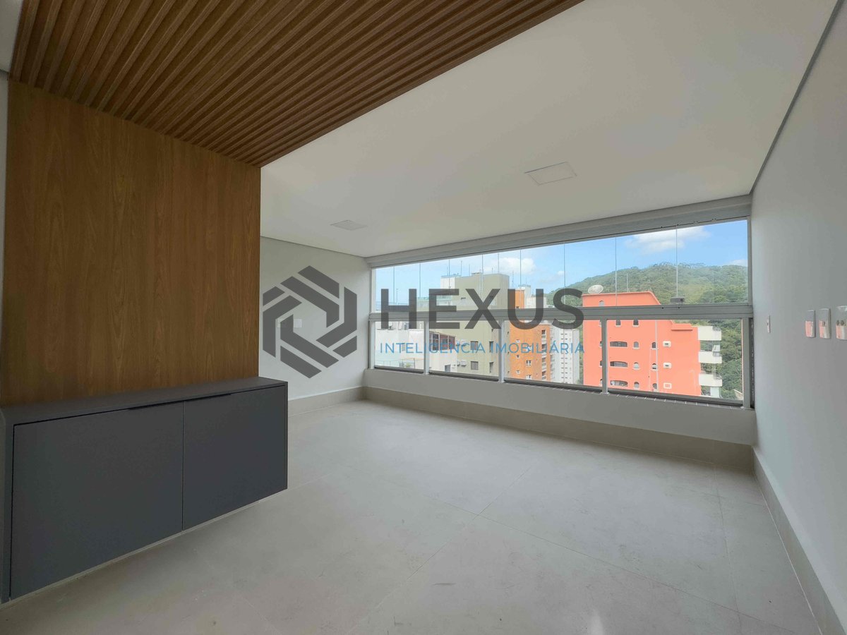 Foto 10 de Cobertura duplex com piscina e área gourmet na Praia das Pitangueiras, Guaruja