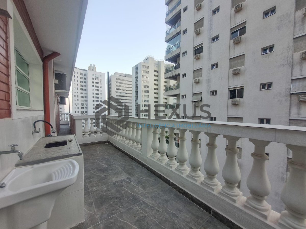 Foto 37 de Cobertura com varanda, piscina e churrasqueira a uma quadra da Praia das Pitangueiras, Guaruja