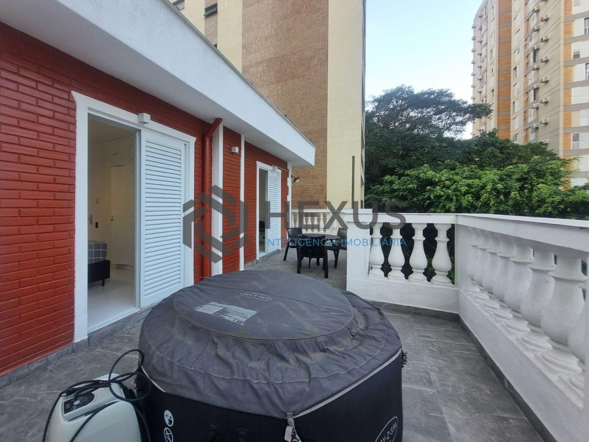 Foto 38 de Cobertura com varanda, piscina e churrasqueira a uma quadra da Praia das Pitangueiras, Guaruja