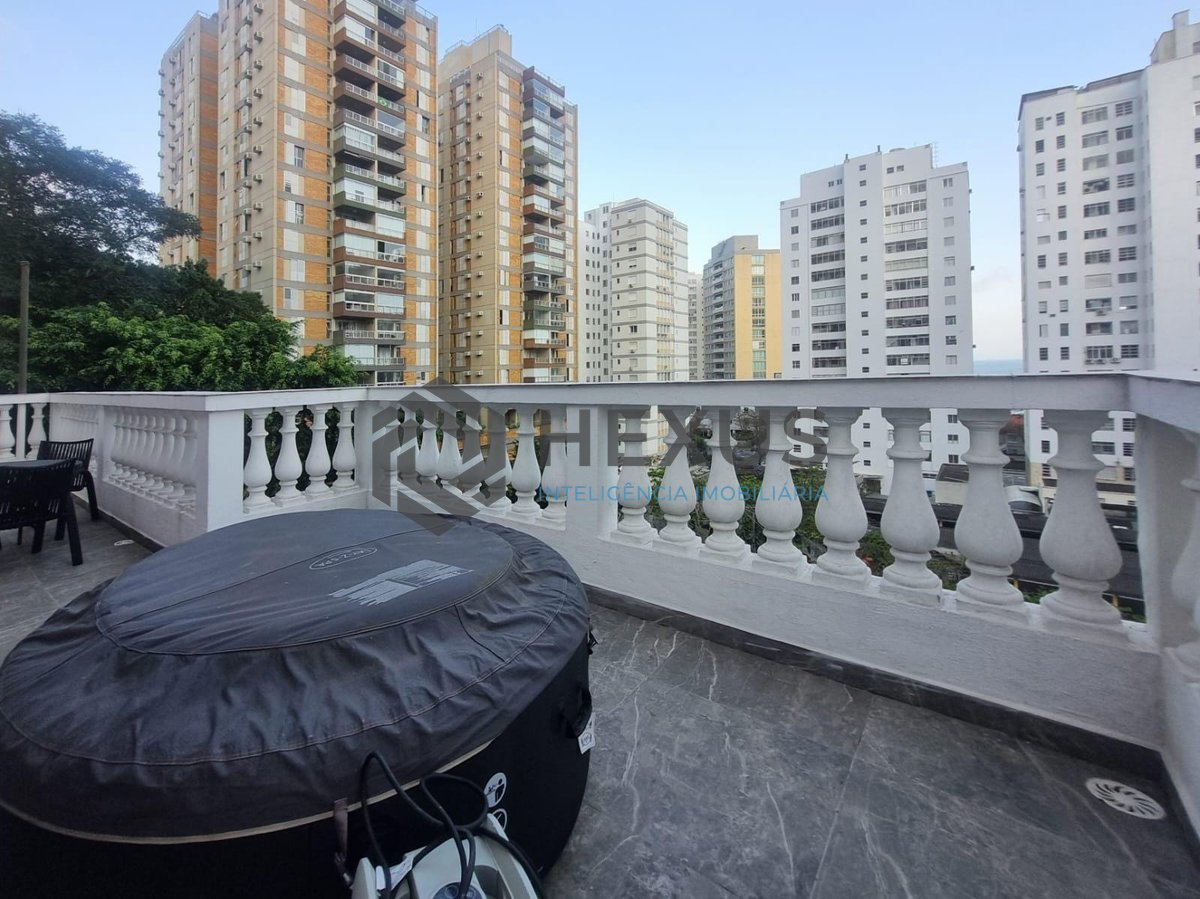 Foto 39 de Cobertura com varanda, piscina e churrasqueira a uma quadra da Praia das Pitangueiras, Guaruja