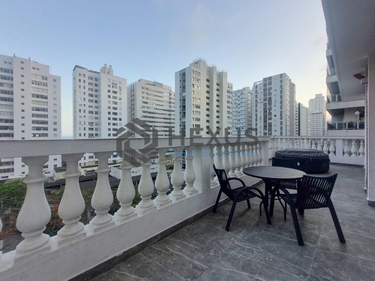Foto 41 de Cobertura com varanda, piscina e churrasqueira a uma quadra da Praia das Pitangueiras, Guaruja