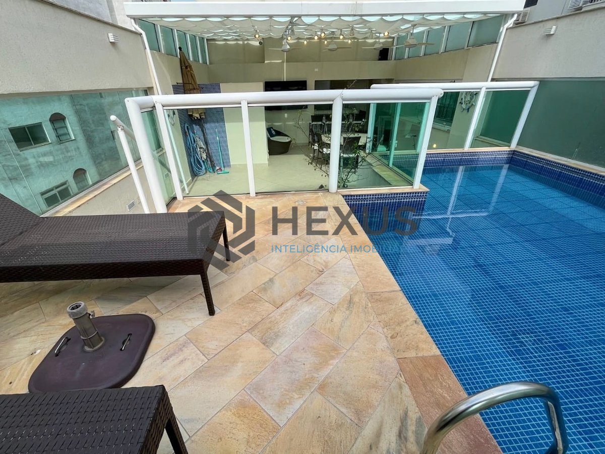 Foto 18 de Cobertura com piscina e churrasqueira a uma quadra da Praia das Pitangueiras, Guaruja