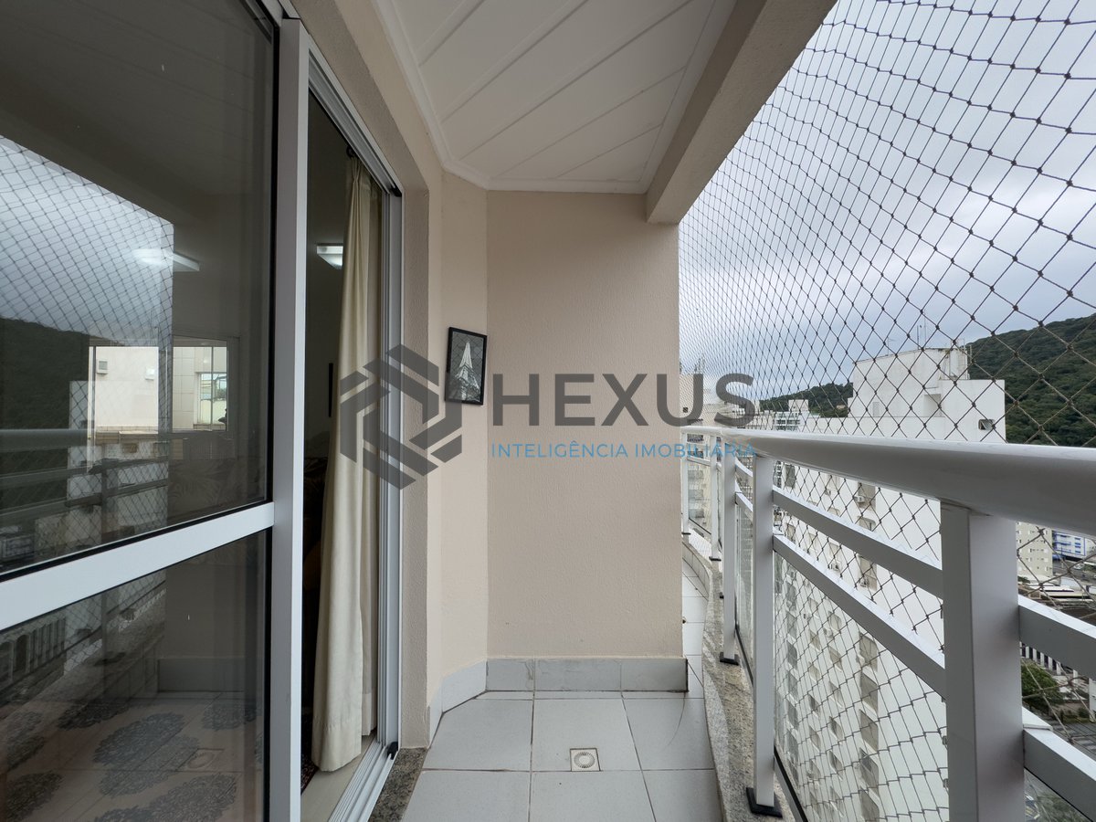 Foto 16 de Cobertura reformada com piscina e churrasqueira a uma quadra da Praia das Pitangueiras, Guaruja
