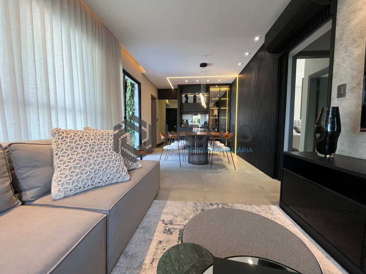 Foto 6 de Cobertura de alto luxo com piscina e churrasqueira na Praia das Pitangueiras, Guaruja