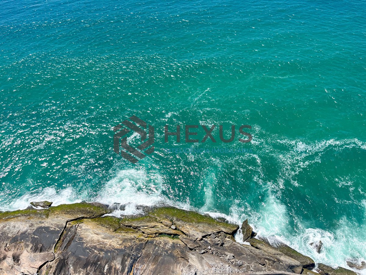 Foto 19 de Cobertura de alto padrão frente mar com piscina e área gourmet na Praia das Pitangueiras, Guaruja