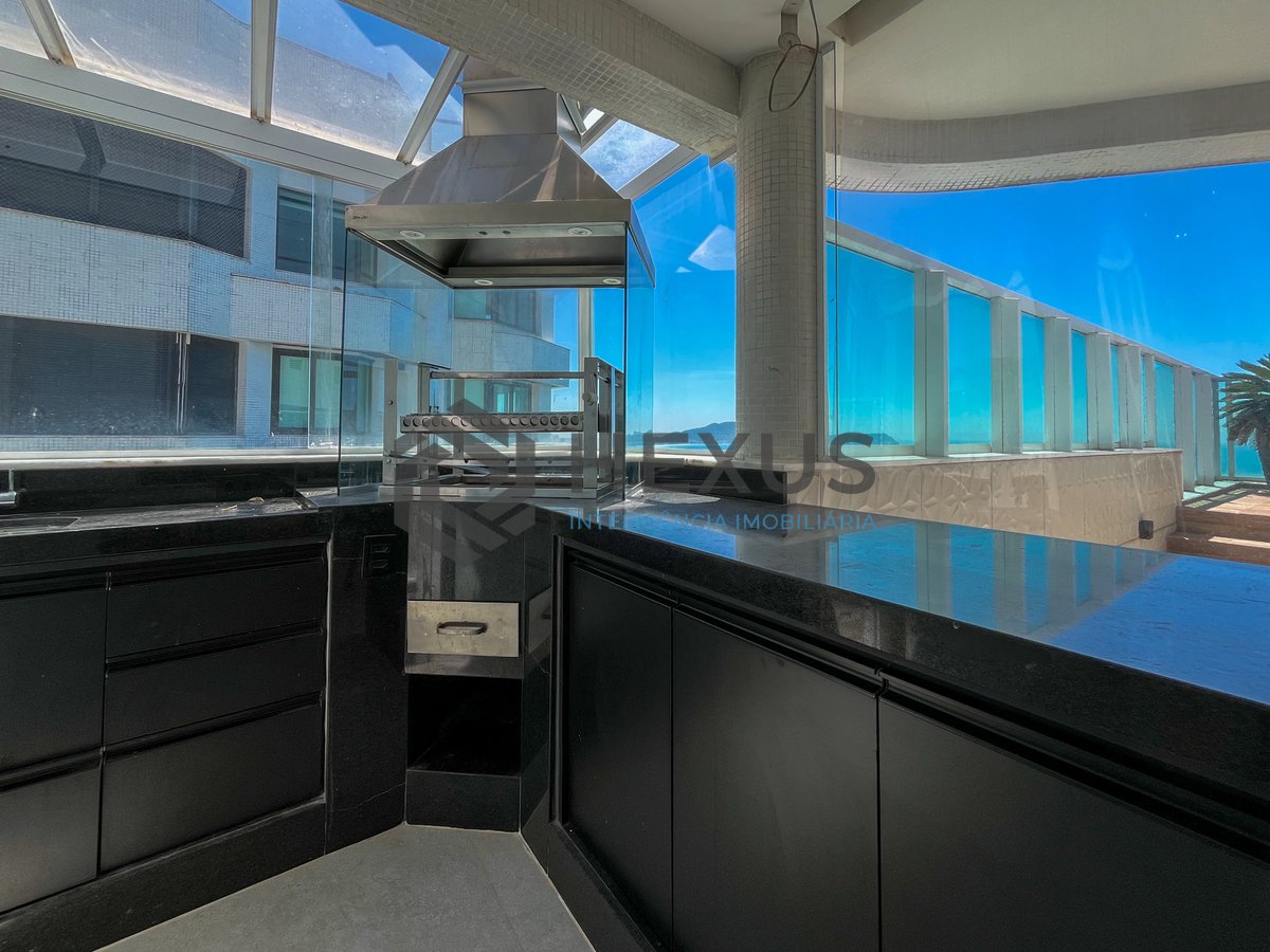 Foto 40 de Cobertura de alto padrão frente mar com piscina e área gourmet na Praia das Pitangueiras, Guaruja
