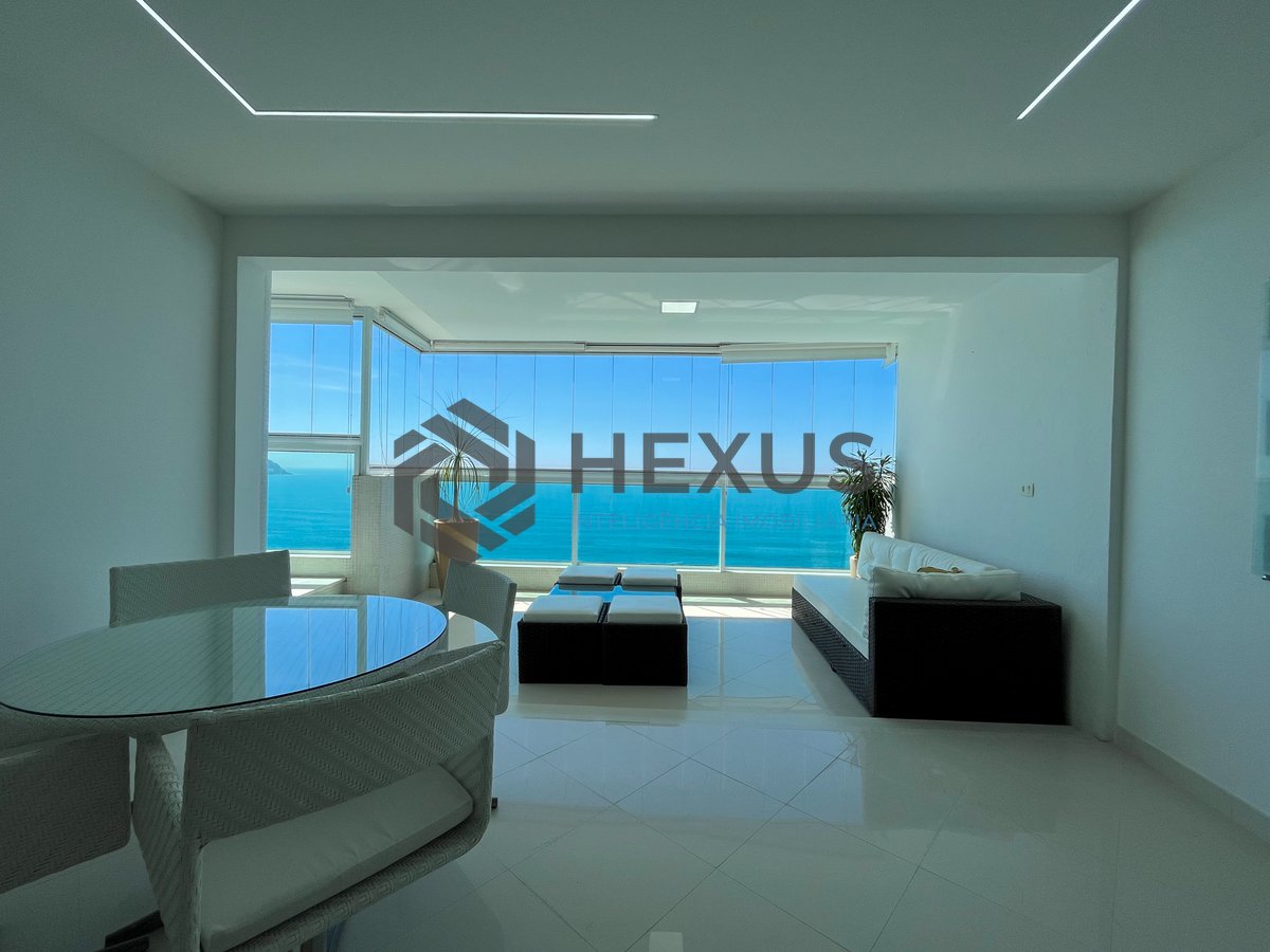 Foto 5 de Cobertura de alto padrão frente mar com piscina e área gourmet na Praia das Pitangueiras, Guaruja