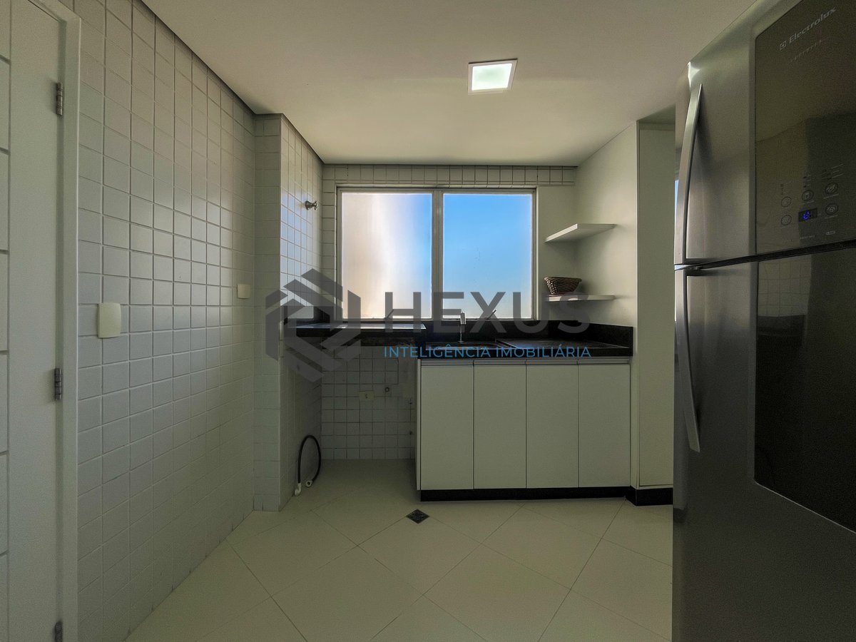 Foto 57 de Cobertura de alto padrão frente mar com piscina e área gourmet na Praia das Pitangueiras, Guaruja