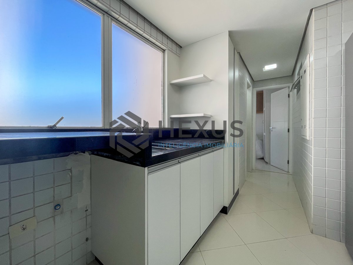 Foto 58 de Cobertura de alto padrão frente mar com piscina e área gourmet na Praia das Pitangueiras, Guaruja
