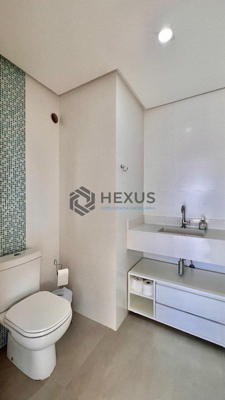 Foto 11 de Cobertura Triplex com varanda e espaço gourmet na Praia da Enseada, Guaruja